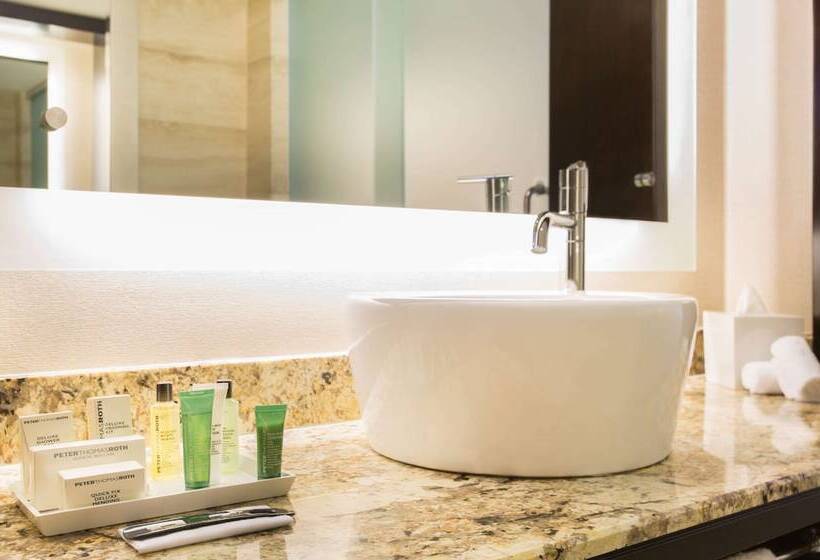 Habitación Premium Vista al Mar., Hilton Panama