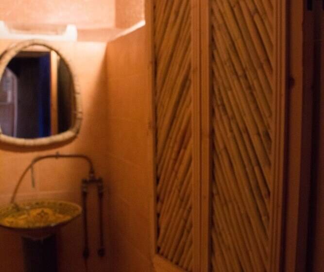 ダブルベッドスタンダードルーム, La Fibule D Or