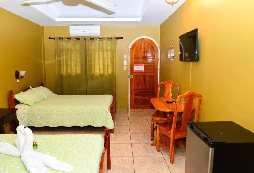 חדר סטנדרט לארבעה, Le Priss