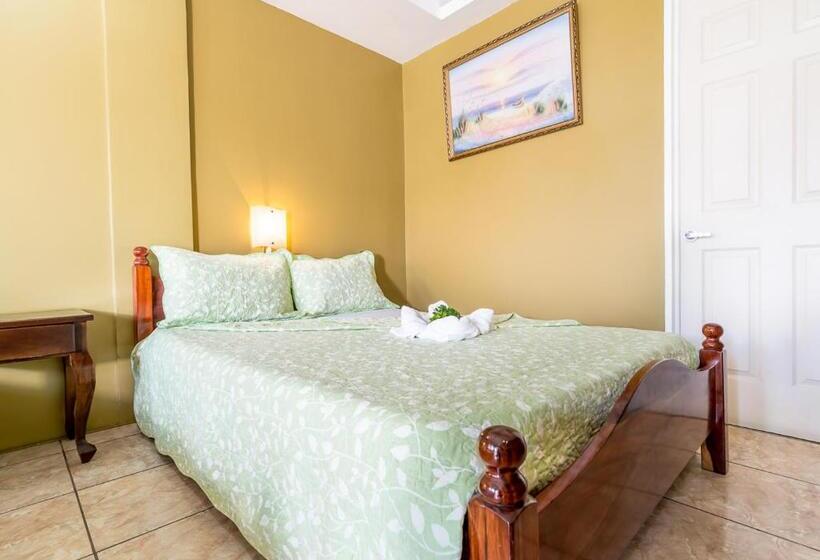 חדר סטנדרט לארבעה, Le Priss