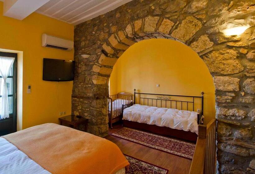 标准三人间, Marianna