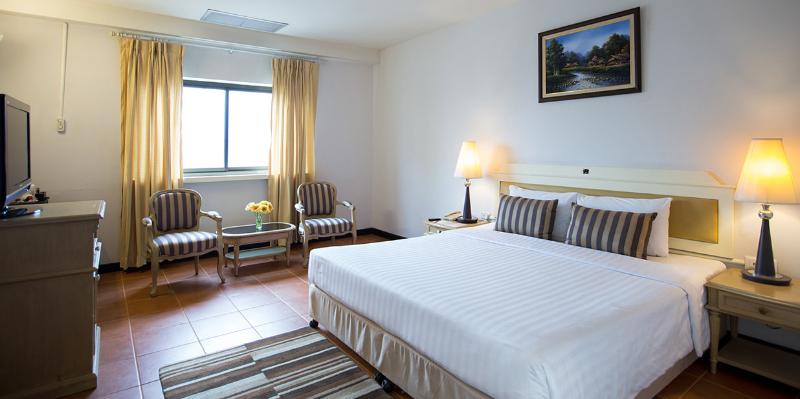 디럭스 룸, Night Bazaar Place