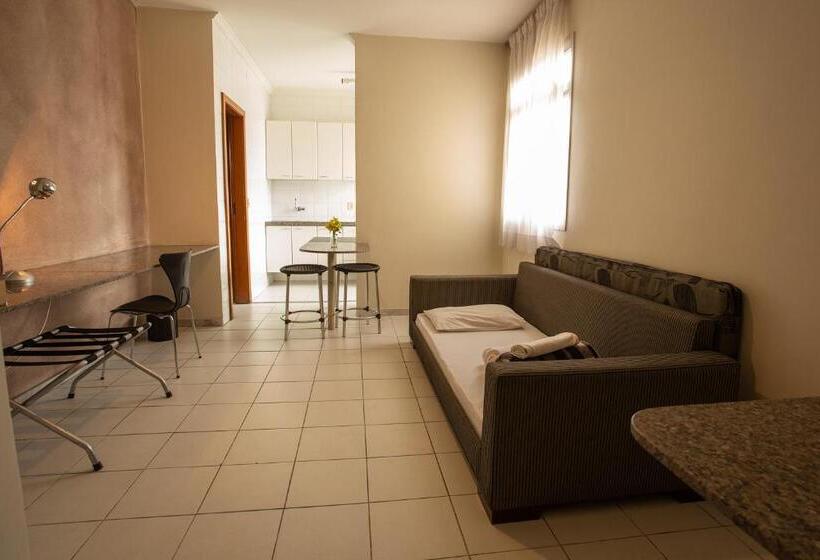 标准三人间, Pampulha Flat