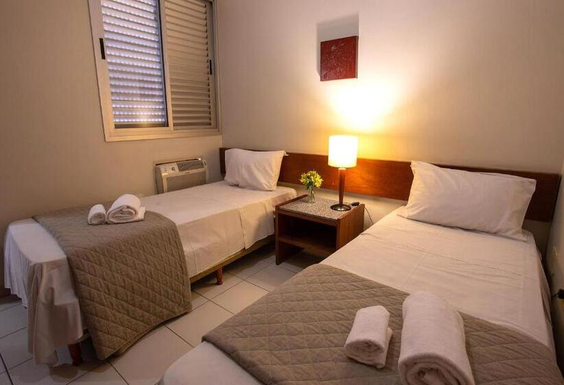 标准三人间, Pampulha Flat