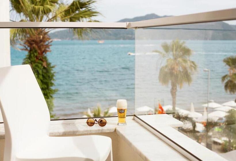 غرفة قياسية إطلالة جانبية علي البحر, The Beachfront Hotel Adult Only 16 Plus