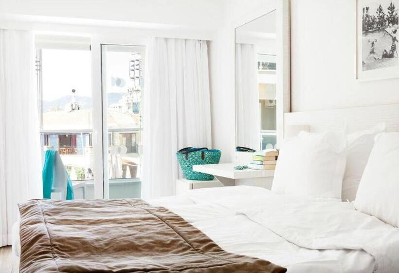 غرفة قياسية إطلالة جانبية علي البحر, The Beachfront Hotel Adult Only 16 Plus