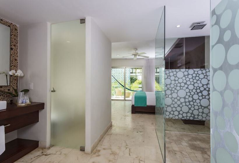 חדר סטנדרט, The Palm