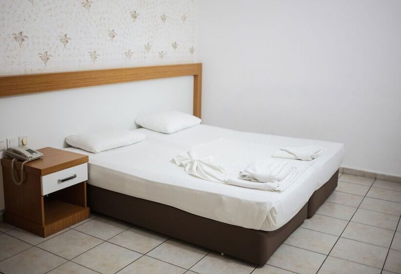 דירת חדר, Kleopatra Aytur Apart