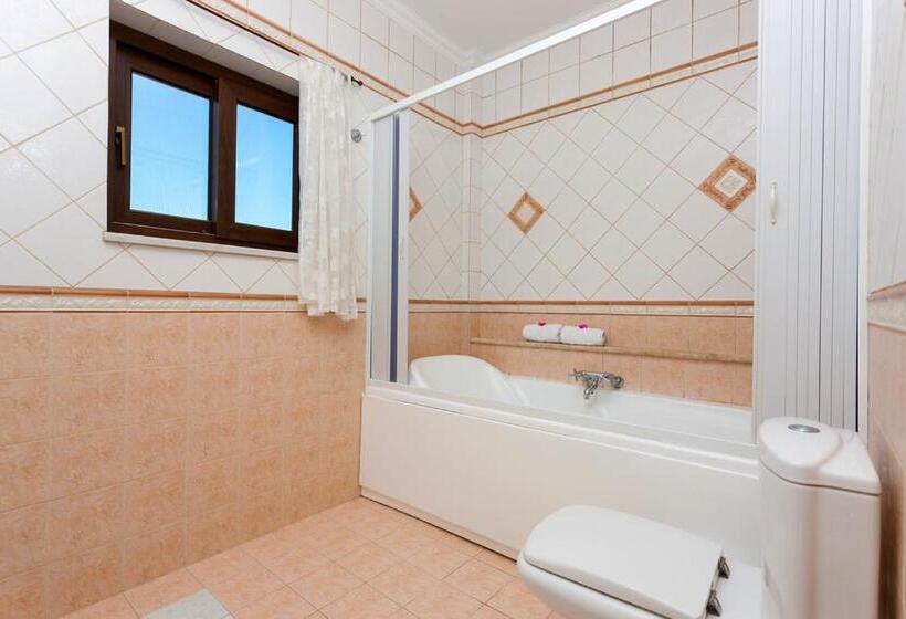 Вилла 4 Спальни, Zante View Studios & Villas