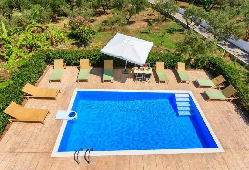 ویلای 4 خوابه, Zante View Studios & Villas