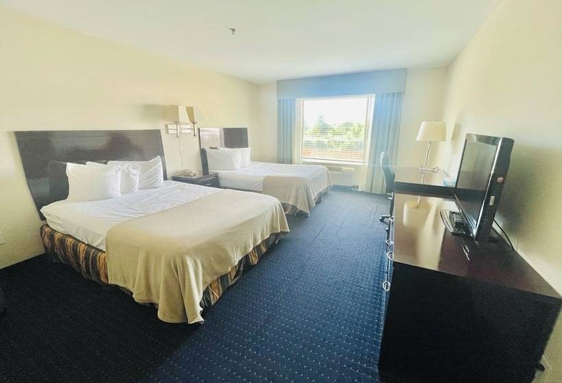 Номер Стандарт 2 Двуспальные Кровати, Fairbridge Inn & Suites Canadian