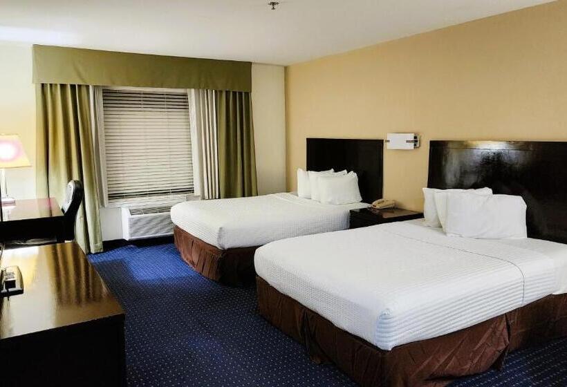 Номер Стандарт Адаптированный для Инвалидов, Fairbridge Inn & Suites Canadian