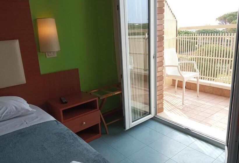 스탠다드 4인용 룸 바다전망, Helios Beach