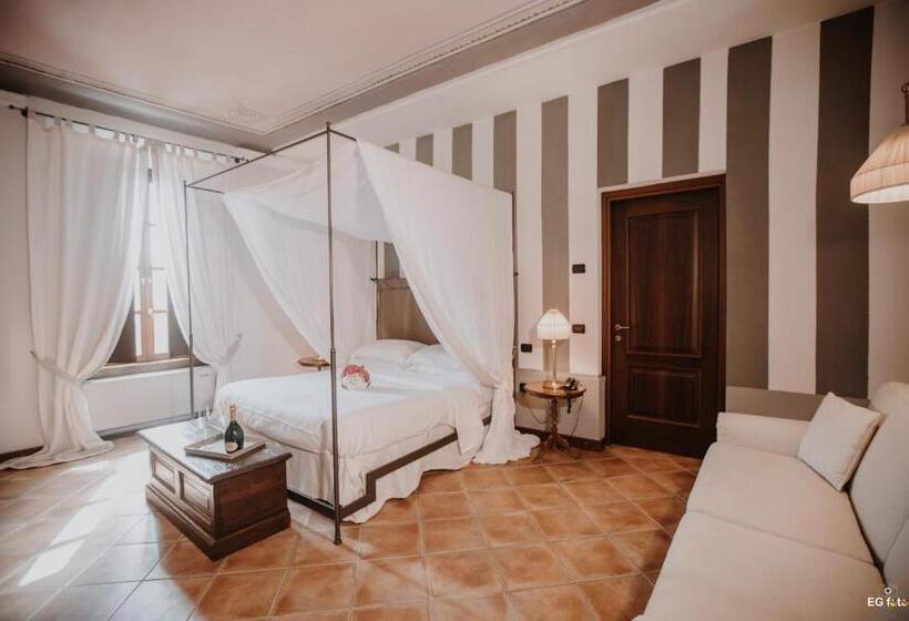 غرفة قياسية رباعية, Al Castello Resort