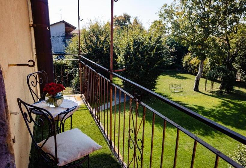 סוויטת ג'וניור עם מרפסת, Al Castello Resort