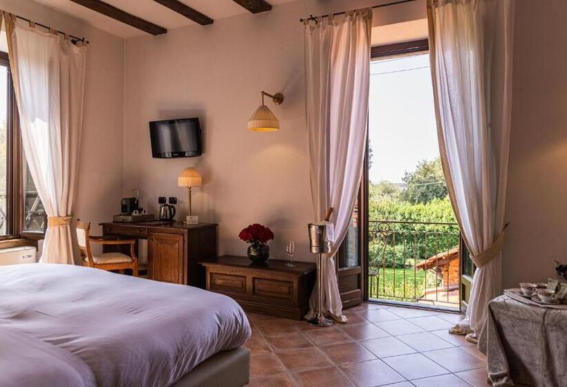 סוויטת ג'וניור עם מרפסת, Al Castello Resort