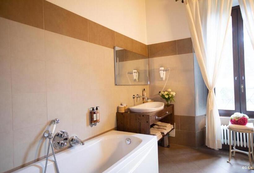 סוויטת ג'וניור עם מרפסת, Al Castello Resort