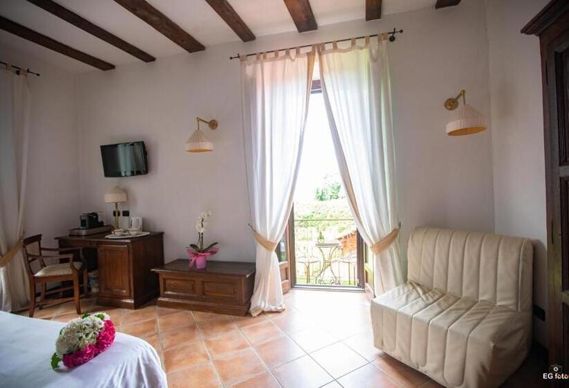 סוויטת ג'וניור עם מרפסת, Al Castello Resort