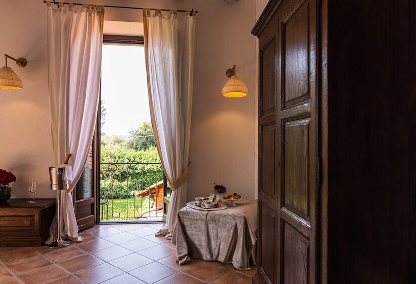 סוויטת ג'וניור עם מרפסת, Al Castello Resort