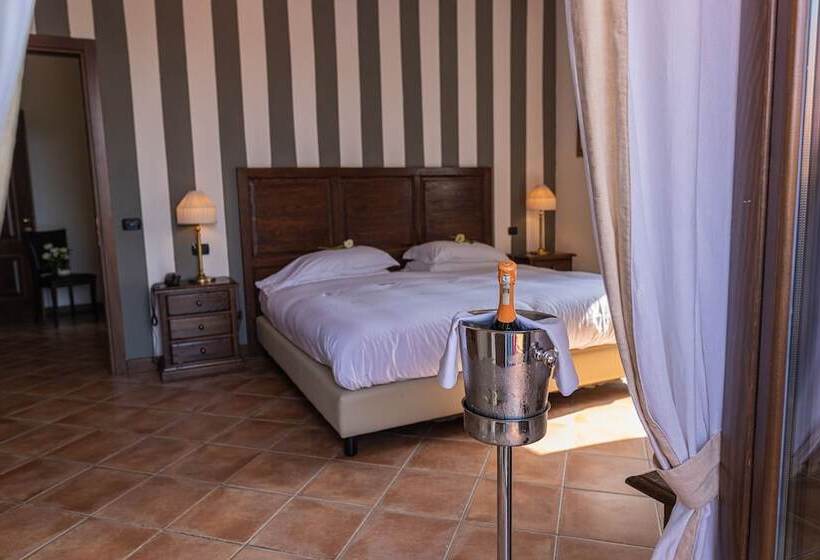 סוויטת ג'וניור עם מרפסת, Al Castello Resort