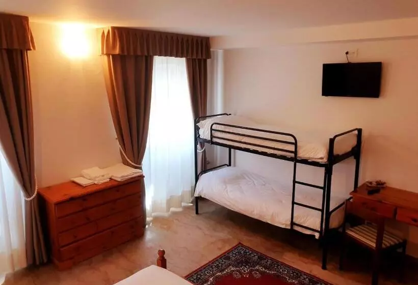 スタンダード４人部屋, Albergo Trieste
