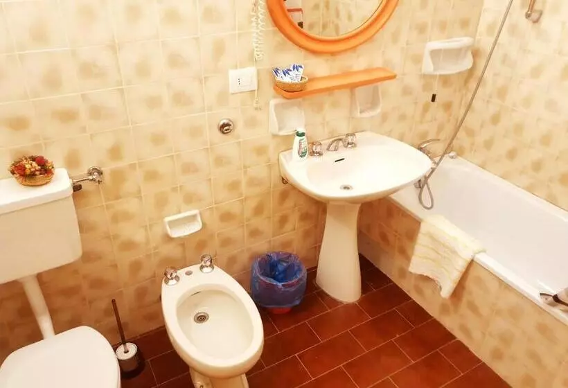 マウンテンビュースタンダードルーム, Albergo Trieste