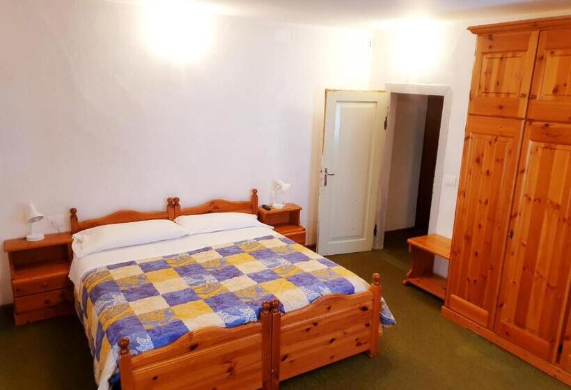 Номер Стандарт Вид на Горы, Albergo Trieste