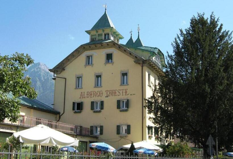 חדר סטנדרט נוף להרים, Albergo Trieste