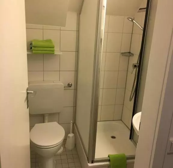 ２ベッドルームアパートメント, Am Schloss