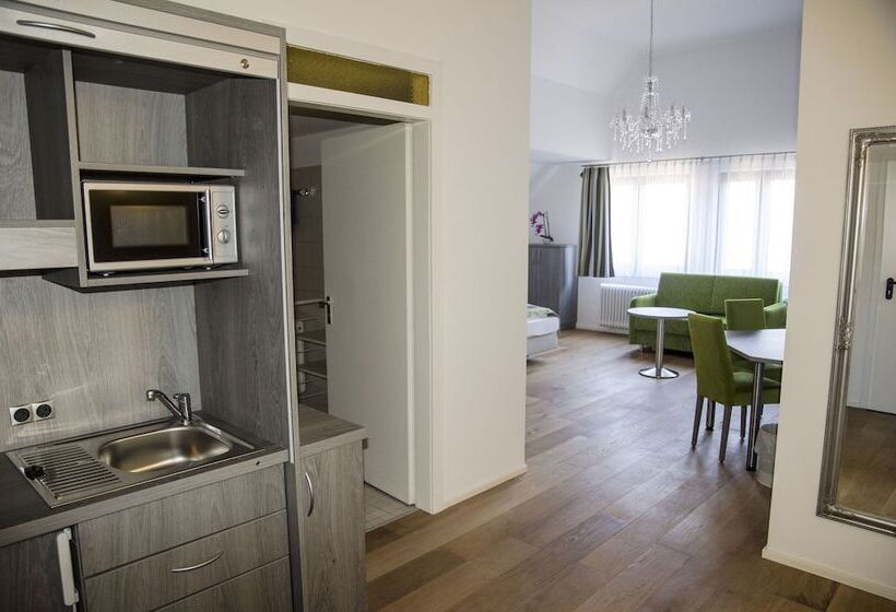 デラックスルーム, Am Schloss