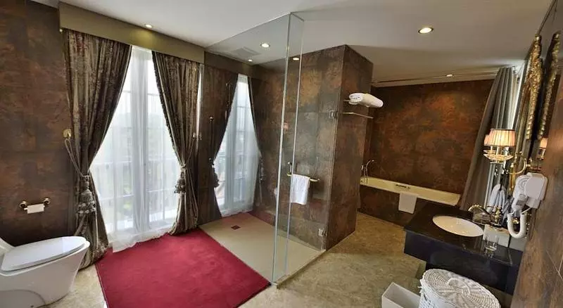 Suite, Amaroossa Royal Bogor
