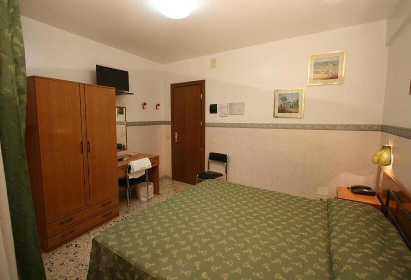 带共用浴室的标准房间, Cortese