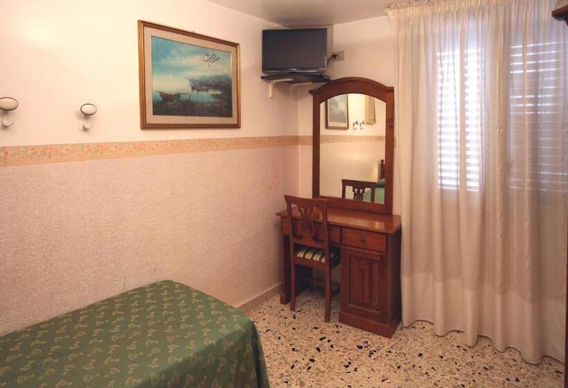 标准单人间, Cortese