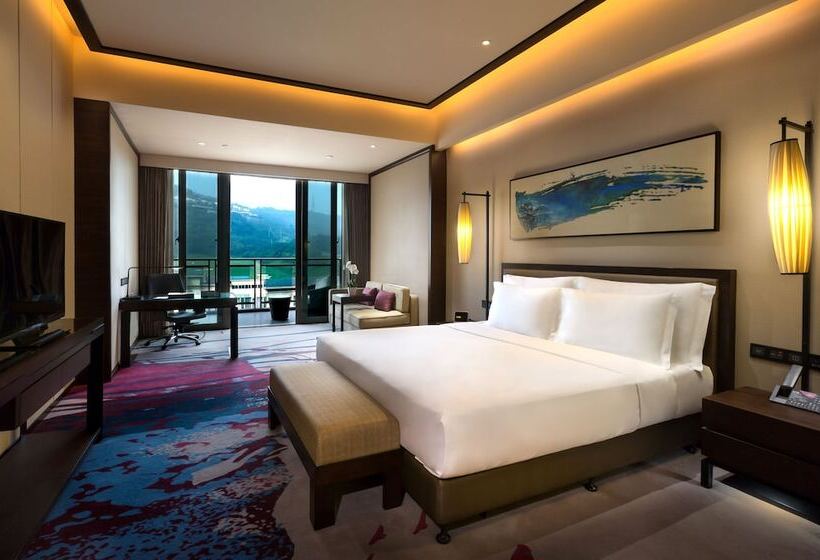 Premium Room Golf View, Crowne Plaza Chongqing New North Zone, An Ihg