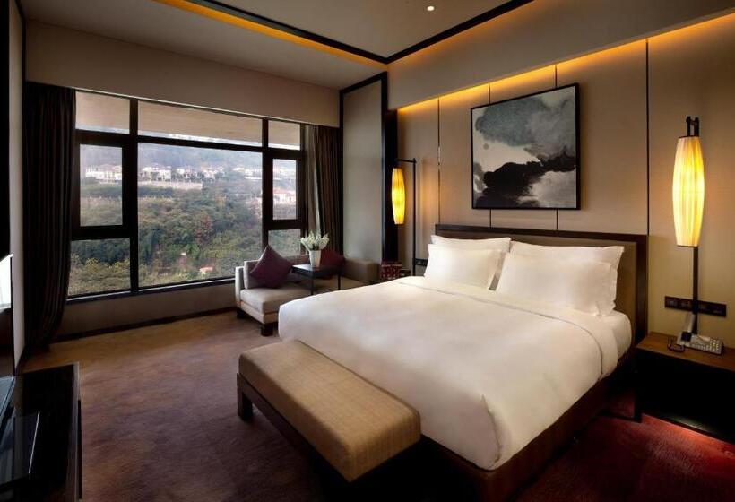Suite with Views, Crowne Plaza Chongqing New North Zone, An Ihg