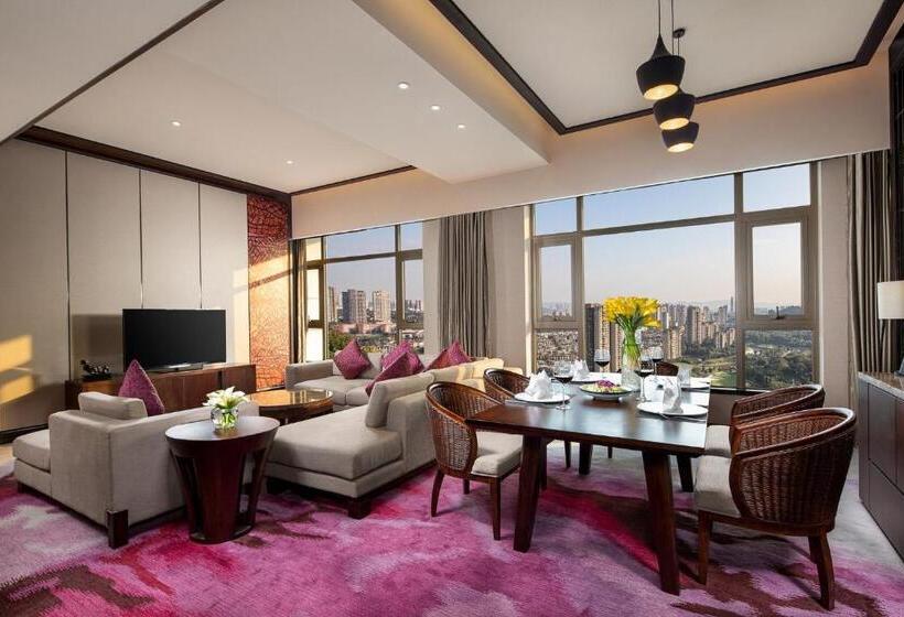 Suite with Views, Crowne Plaza Chongqing New North Zone, An Ihg