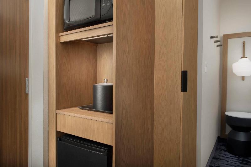 Standard Room King Bed Adapted for people with reduced mobility, Doubletree By Hilton Hotel Wuhu