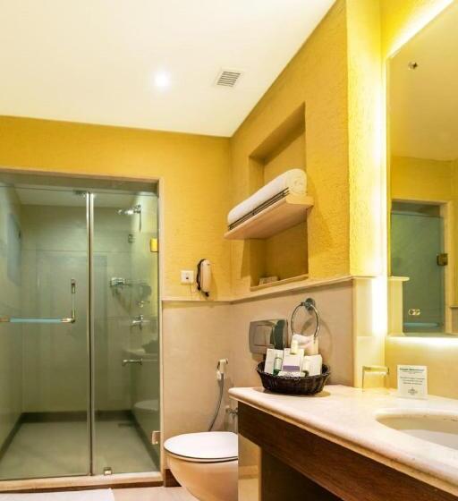 اتاق لوکس, Flora Airport Hotel And Convention Centre Kochi