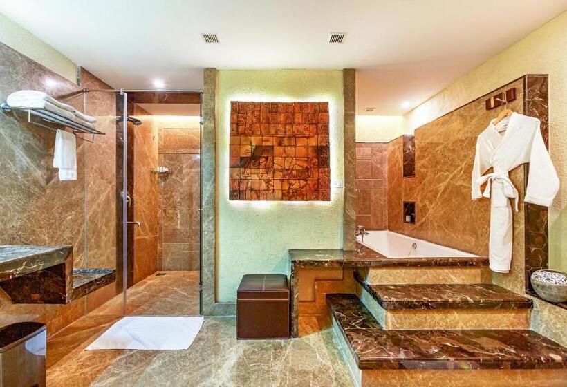 スイート, Flora Airport Hotel And Convention Centre Kochi