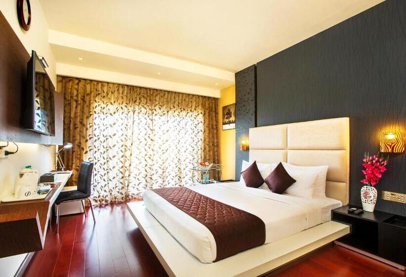 スイート, Flora Airport Hotel And Convention Centre Kochi
