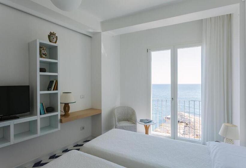 带2个卧室带海景的公寓, Giuggiulena