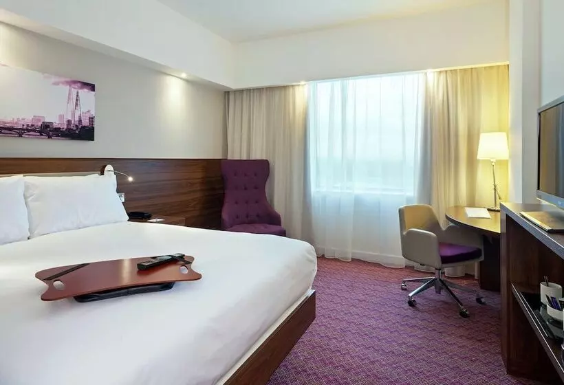 اتاق استاندارد با تخت دوبل, Hampton By Hilton London Gatwick Airport