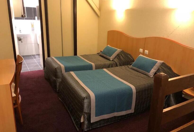 Четырехместный Номер Стандарт, Hôtel Saint Georges