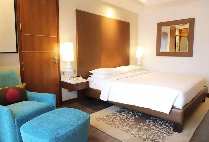 キングサイズベッドのスタンダードルーム, Hyatt Ahmedabad