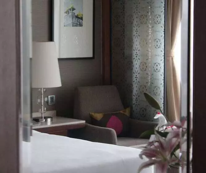 キングサイズベッドのスタンダードルーム, Hyatt Ahmedabad