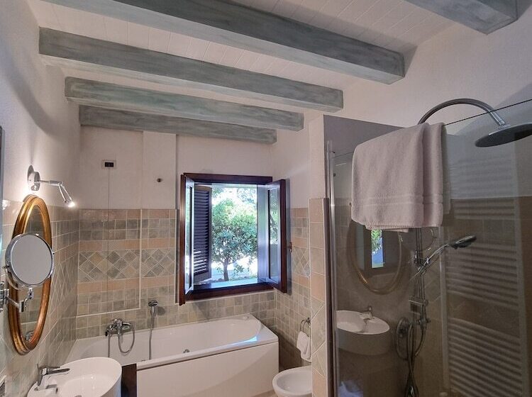 סוויטת ג'וניור עם טרסה, Is Benas Country Lodge