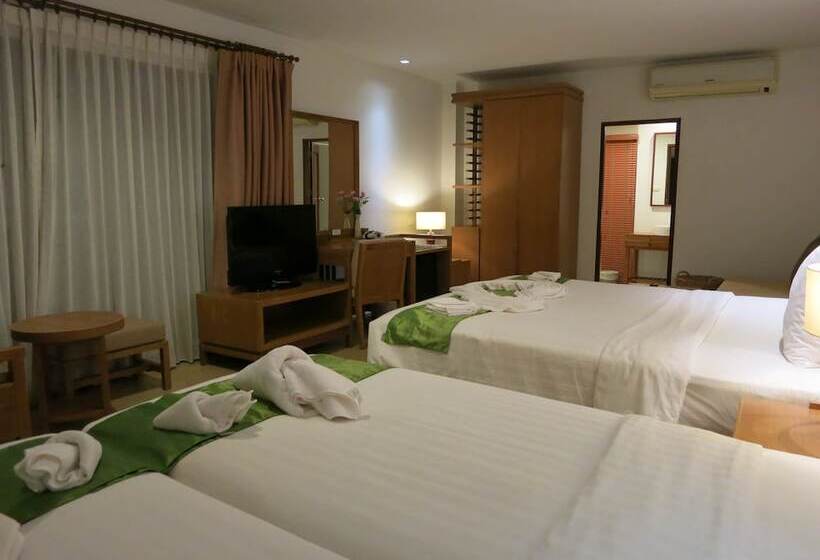 غرفة عائلية مطلّة علي البحر, Islanda Resort