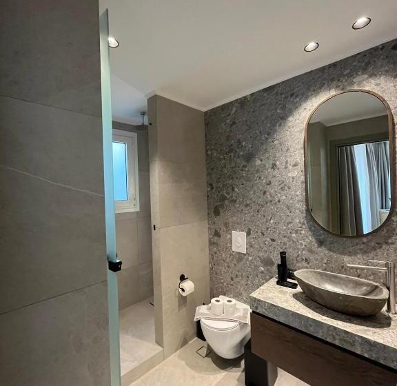 דירת חדר, Mediterranean Sea Top Floor