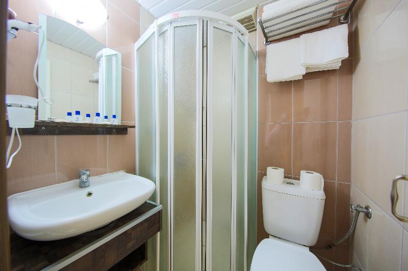 اتاق استاندارد سه نفره, Mevre