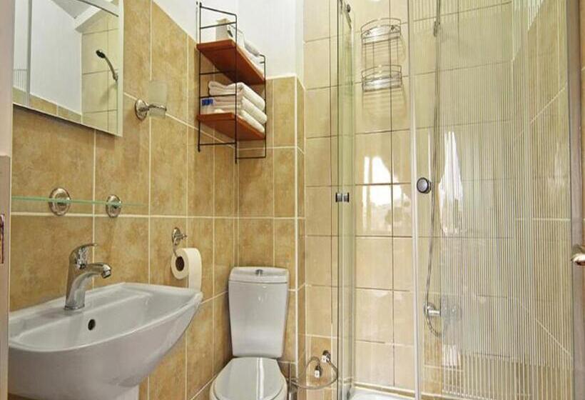 Pokój Standard Trzyosobowy, Modern Sultan